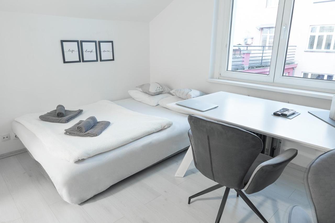 Skolska Winter Terrace Apartment Prag Exteriör bild